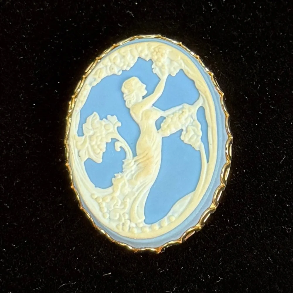 N/A elegant vintage